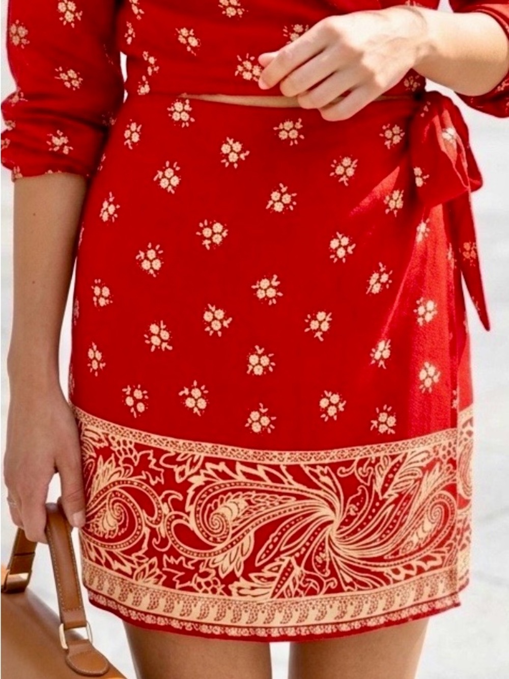 Vintage Silk Red Floral Bandana Wrap Skirt w/Paisley Border & Tie Closure L NWOT